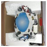 Christmas Village House Collectible Building Christmas Decor Estatua de la caba a del Pueblo navide o Home Decoration Snow Globe Display Skating Pond Animated Theme Park with 8 Music (L)