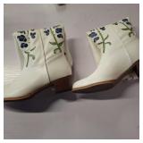 Cowboy Boots For Women, Cute Bluebonnet White Cowgirl Boots Floral Embroidered Knee High Country Boots Pointed Toe Chunky Heel Wide Calf Mid Calf Cowboy Boots SIZE 36