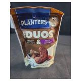 Planters Duos Espresso Flavored Hazelnuts & Cocoa Flavored Cashews, 5oz
