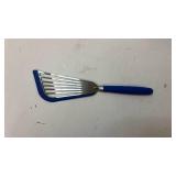 Misen Fish Silicone Spatula - Retail: $25 Misen Fish Silicone Spatula - Retail: $25