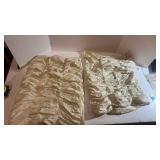Comforter and 2 Pillow Case - Retail: $45 Comforter and 2 Pillow Case - Retail: $45