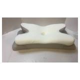Cozyplayer Ergonomic Memory Foam Bed Pillow - Retail: $45 Cozyplayer Ergonomic Memory Foam Bed Pillow - Retail: $45