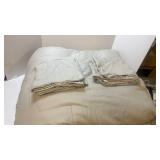 Tan Comforter 2 pillow Cases - Retail: $45 Tan Comforter 2 pillow Cases - Retail: $45
