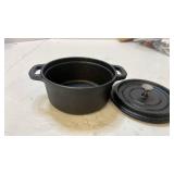 Cast Iron Mini Dutch Oven with Lid - Retail: $15 Cast Iron Mini Dutch Oven with Lid - Retail: $15