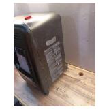 18,000 BTU Cabinet Propane Outdoor Space Heater with Hose and Regulator - Retail: $159