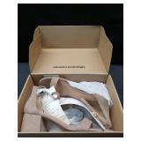 Amazon Essentials Women's Two Strap Heeled Sandal, Tan, 7 - Retail $28 Amazon Essentials Women's Two Strap Heeled Sandal, Tan, 7 - Retail $28