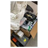 Pallet of miscellaneous items in various conditions Pallet of miscellaneous items in various conditions