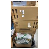 Pallet of miscellaneous items in various conditions Pallet of miscellaneous items in various conditions