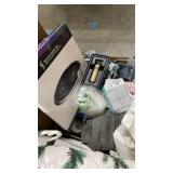 Pallet of miscellaneous items in various conditions Pallet of miscellaneous items in various conditions