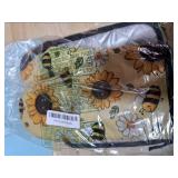 Sunflower Bee Oven Mitts and Pot Holders Set,Daisy Kitchen Oven Gloves and Pot Holder with Heat Resistant Non Slip for Cooking Baking Grilling(4 Piece Set) Sunflower Bee Oven Mitts and Pot Holders Set,Daisy Kitchen Oven Gloves and Pot Holder with Heat Resistant Non Slip for Cooking Baking Grilling(4 Piece Set)
