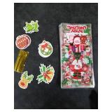 WeDoSoy Christmas Cellophane Bags - Set of 125 Treat Bags with Gold Twist Ties & 30 Gift Tags - Ideal for Cookies, Candies, Table Decor and Christmas Party Decorations