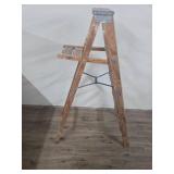 Werner 5-Foot Wooden Step Ladder Werner 5-Foot Wooden Step Ladder