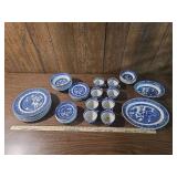 50 pieces Blue Willow Pattern Dinnerware Set old willow alfred meakin england 50 pieces Blue Willow Pattern Dinnerware Set old willow alfred meakin england