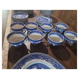 50 pieces Blue Willow Pattern Dinnerware Set old willow alfred meakin england 50 pieces Blue Willow Pattern Dinnerware Set old willow alfred meakin england