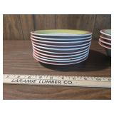 (24) piece Retro Swirl Pattern Dinner Plates Set (24) piece Retro Swirl Pattern Dinner Plates Set