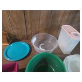 Colorful Plastic Party Dinnerware Set Colorful Plastic Party Dinnerware Set