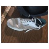 Dexter Bowling Shoes with Columbia 300 Bowling Ball Set Dexter Bowling Shoes with Columbia 300 Bowling Ball Set