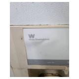 White westinghouse refrigerator works (NEEDS CLEANED) White westinghouse refrigerator works (NEEDS CLEANED)