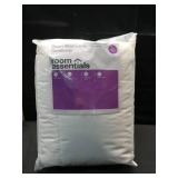 Twin/Twin XL All Season Comforter Insert White - Room Essentials: Microfiber, Secure Corner Tabs, Box Quilting, 170 Thread Count - Retail: $50