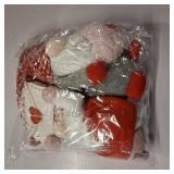 Vintend 2Pcs Valentines Day Gnomes Decorations, Handmade Valentine Gnome Decor Mr & Mrs Swedish Tomte Stuffed Gnomes Plush Doll Knomes Ornaments for Girlfriend Wife Women