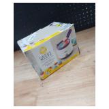 Wilton Candy Melts Melting Pot, Perfect for Strawberries and Cakepops, 2.5-cup Capacity, Packaging May Vary Wilton Candy Melts Melting Pot, Perfect for Strawberries and Cakepops, 2.5-cup Capacity, Packaging May Vary