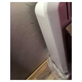 Mr. Heater 20000 BTU Vent Free Radiant Dual Fuel Wall Heater (Missing One Foot) - Retail: $250