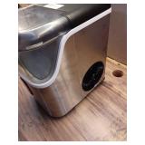 9.1 in. 35 lb. Nugget Ice Countertop Portable Ice Maker in Stainless Steel with 6-Minute Ice Ready and Auto-Cleaning - Retail: $170