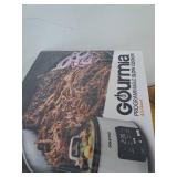 Gourmia 4.5 QT Programmable Slow Cooker 5 Presets  Keep Warm White