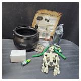 Floating Potion Cauldron - Cauldron Halloween Decor with Magic Floating Potion Bottles and Diffuser - Black Plastic Witches Bowl Hocus Pocus Party Decoration for Vintage Home Decor