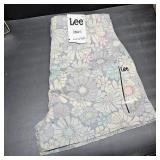 Lee Women's High Rise Chetopa Pleated Line Shorts Size 26
