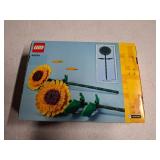 LEGO Sunflowers Building Toy Set LEGO Sunflowers Building Toy Set