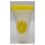 Yellow Daisy Color Changing Cup with Lid and Straws, 2 Pack - Retail: $12