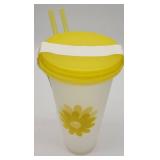 Yellow Daisy Color Changing Cup with Lid and Straws, 2 Pack - Retail: $12