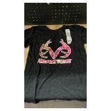 Realtree Black T-Shirt with Pink Logo size large