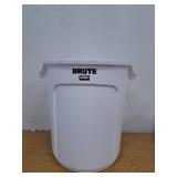 Rubbermaid Commercial Products BRUTE Heavy-Duty Round Trash/Garbage Can, 10-Gallon, White, Outdoor Waste Container for Landscapers/Construction/Restaurants/Back of House/Offices/Warehouses
