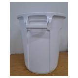 Rubbermaid Commercial Products BRUTE Heavy-Duty Round Trash/Garbage Can, 10-Gallon, White, Outdoor Waste Container for Landscapers/Construction/Restaurants/Back of House/Offices/Warehouses
