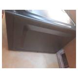 21 in. 1.1 Cu. Ft. 1000-Watt Countertop Microwave Oven in Fingerprint Resistant Stainless Steel and Bar Handle (Damaged Glass Plate) - Retail: $109