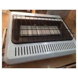 30,000 BTU Vent Free Radiant Natural Gas or Propane Dual Fuel Space Heater - Retail: $290