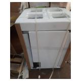 24' Wine and Beverage Refrigerator 20 Bottle 60 Can Dual Zone Built-In/Freestanding Classic Beverage Wine Cooler - Retail: $610