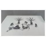 Department 56 Heritage Village Tapping the Maples Porcelain Set