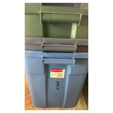 4 Rubbermaid rough neck 18 gal totes