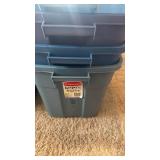 4 Rubbermaid roughneck totes 18 gal
