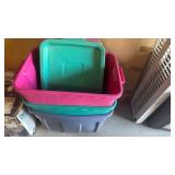 3 Rubbermaid roughneck totes