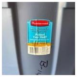 3 Rubbermaid tubs with lids