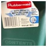 3 Rubbermaid tubs with lids