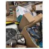 Wholesale Lot of Mixed Kitchen, Housewares, Decor, Accessories & Misc. - Retail: $925 Wholesale Lot of Mixed Kitchen, Housewares, Decor, Accessories & Misc. - Retail: $925