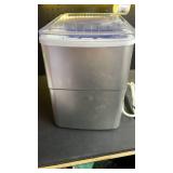 Insignia Portable Countertop Ice Maker Machine Insignia Portable Countertop Ice Maker Machine