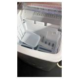 Insignia Portable Countertop Ice Maker Machine Insignia Portable Countertop Ice Maker Machine