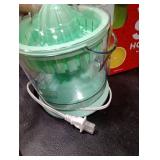 DASH Citrus Juicer, Dual Citrus Cones, 20 fl. oz. Capacity, 25 Watts DASH Citrus Juicer, Dual Citrus Cones, 20 fl. oz. Capacity, 25 Watts