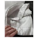 Madison Park Windom Down Alternative Blanket, Premium 3M Scotchgard Moisture Wicking Treatment, Lightweight and Soft Bed Cover For All Season, Satin Trim, White Twin Madison Park Windom Down Alternative Blanket, Premium 3M Scotchgard Moisture Wicking Treatment, Lightweight and Soft Bed Cover For All Season, Satin Trim, White Twin